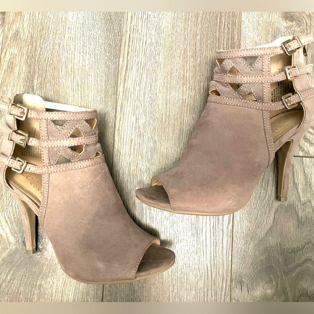 Lauren Conrad suade mauve heals, minimal wear, size 6.5
